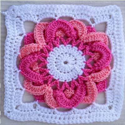 Квадратный мотив крючком 40