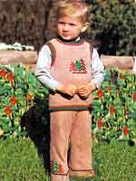 Вязанные безрукавка и брюки для мальчика